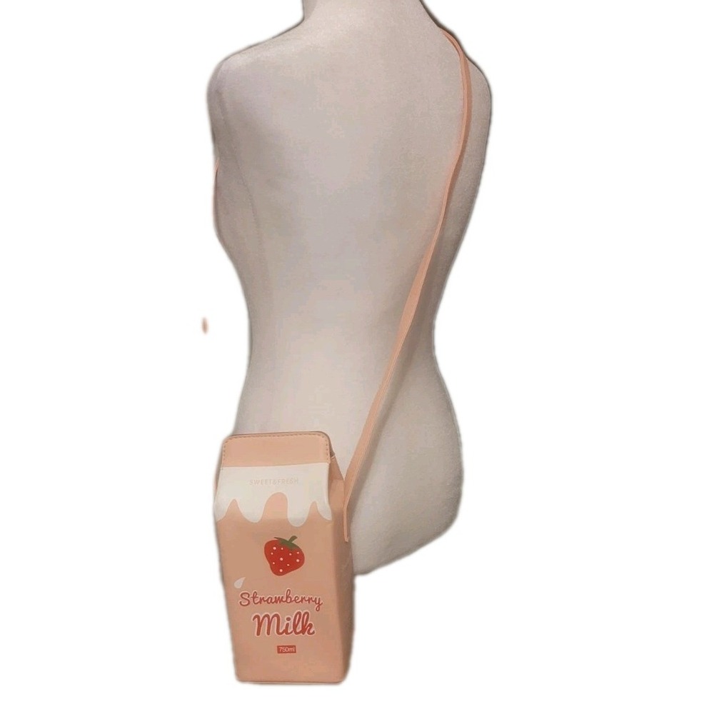 STRAWBERRY MILK CARTON CROSSBODY PURSE‎ WITH SNAP CLOSURE